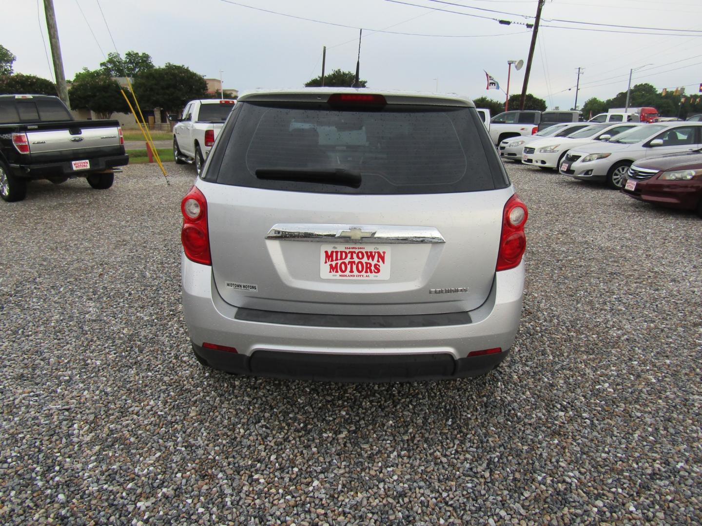 2011 Silver Chevrolet Equinox LS 2WD (2GNALBEC8B1) with an 2.4L L4 DOHC 16V engine, Automatic transmission, located at 15016 S Hwy 231, Midland City, AL, 36350, (334) 983-3001, 31.306210, -85.495277 - Photo#6